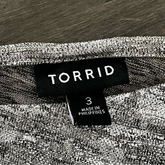 Torrid Silver Foil Hacci Swing Top - Size 3X - Picture 5 of 15